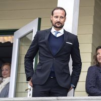 Haakon, Marta Luisa y Harald de Noruega en la inauguración de la casa-museo en la que vivió Sonia de Noruega antes de casarse