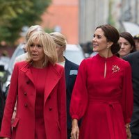 Brigitte Macron y Mary de Dinamarca en su visita a la Academia de las Bellas Artes de Copenhague