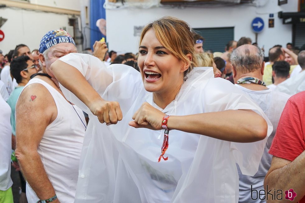 Alba Carrillo radiante de felicidad por asistir a la Tomatina de Buñol