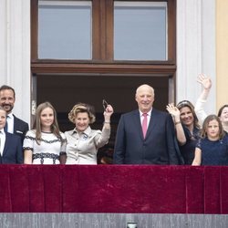 Los Reyes de Noruega celebran sus Bodas de Oro con sus hijos y sus nietos