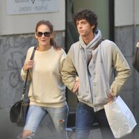 Eduardo Casanova y Ana Polvorosa paseando por Madrid en 2012