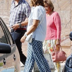 María Teresa Campos visitando a su hija Carmen Borrego en el hospital