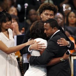 Familiares de Aretha Franklin durante el funeral