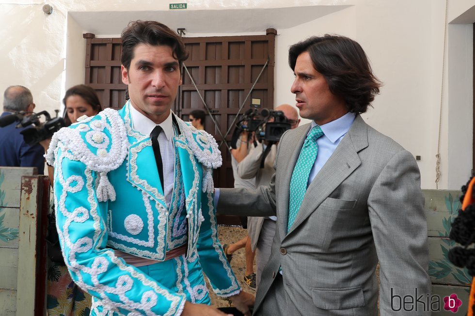 Los hermanos Fran y Cayetano Rivera antes de la Goyesca 2018