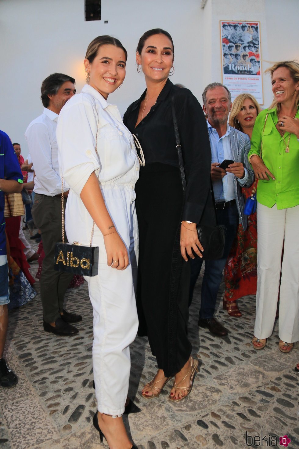 Vicky Martín Berrocal con su hija Alba Díaz en la Goyesca 2018