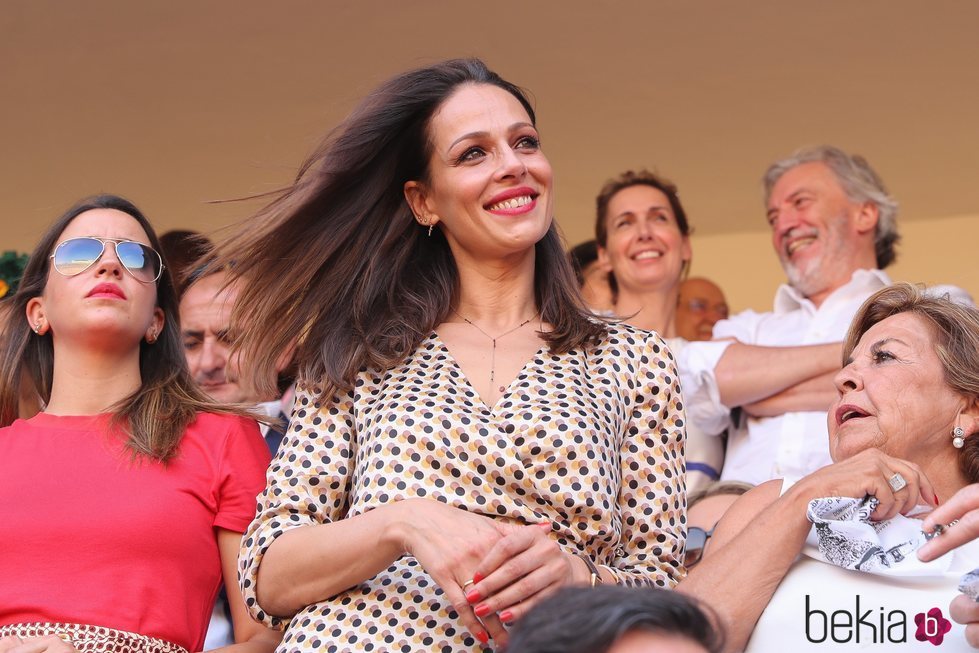 Eva González muy feliz en la Goyesca 2018