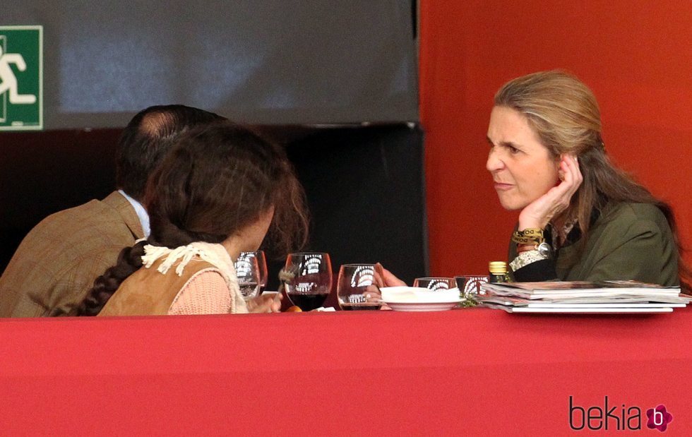 La Infanta Elena pone caras raras a Victoria Federica de Marichalar