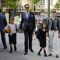 La Infanta Elena y Jaime de Marichalar llevan a sus hijos Froilán y Victoria Federica al colegio