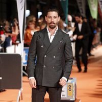 Adrián Lastra en la premiere de la segunda temporada de 'Velvet Colección' en el FesTVal de Vitoria