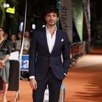 Andrés Velencoso en la premiere de la segunda temporada de 'Velvet Colección' en el FesTVal de Vitoria