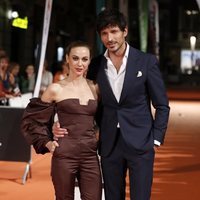 Marta Hazas y Andrés Velencoso en la premiere de la segunda temporada de 'Velvet Colección' en el FesTVal de Vitoria