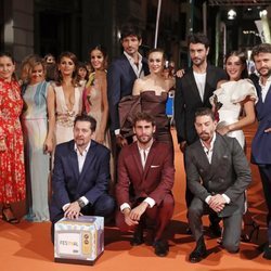 Algunos miembros del reparto de 'Velvet Colección' durante la premiere de la segunda temporada en el FesTVal de Vitoria