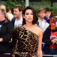 Dua Lipa en los Premios Hombres del año GQ 2018