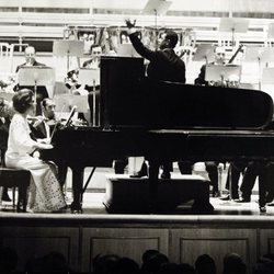 Irene de Grecia tocando el piano