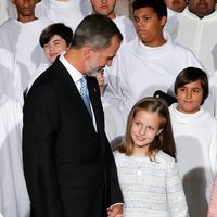 El Rey Felipe y la Princesa Leonor, muy cariñosos en la Basílica de Covadonga