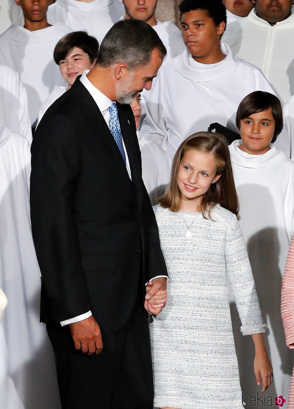 El Rey Felipe y la Princesa Leonor, muy cariñosos en la Basílica de Covadonga