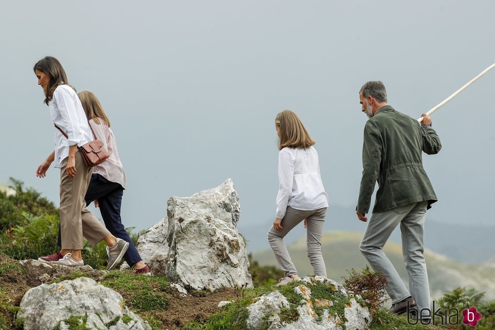 La Familia Real haciendo senderismo en los Lagos de Covadonga