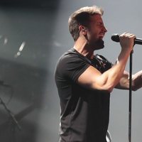 Pablo Alborán cantando en el concierto 'Vive Dial' 2018 en Madrid