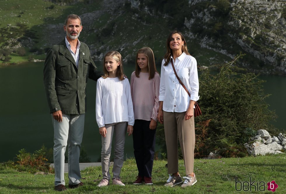 Los Reyes y sus hijas Leonor y Sofía en los Lagos de Covadonga