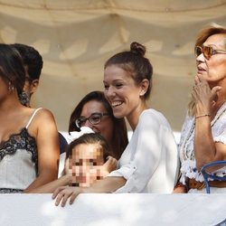 Gloria Camila, Kiko Jiménez y Rosa Benito en la procesión de la Virgen de la Regla en Chipiona