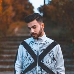 Agoney en una foto promocional