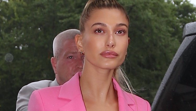 Hailey Baldwin acudiendo a la Semana de la Moda de Nueva York