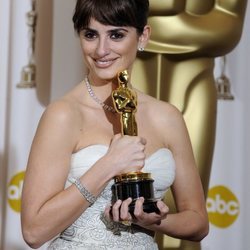 Penélope Cruz con su Oscar en 2008