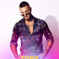 Tony Spina en el posado oficial de 'GH VIP 6'