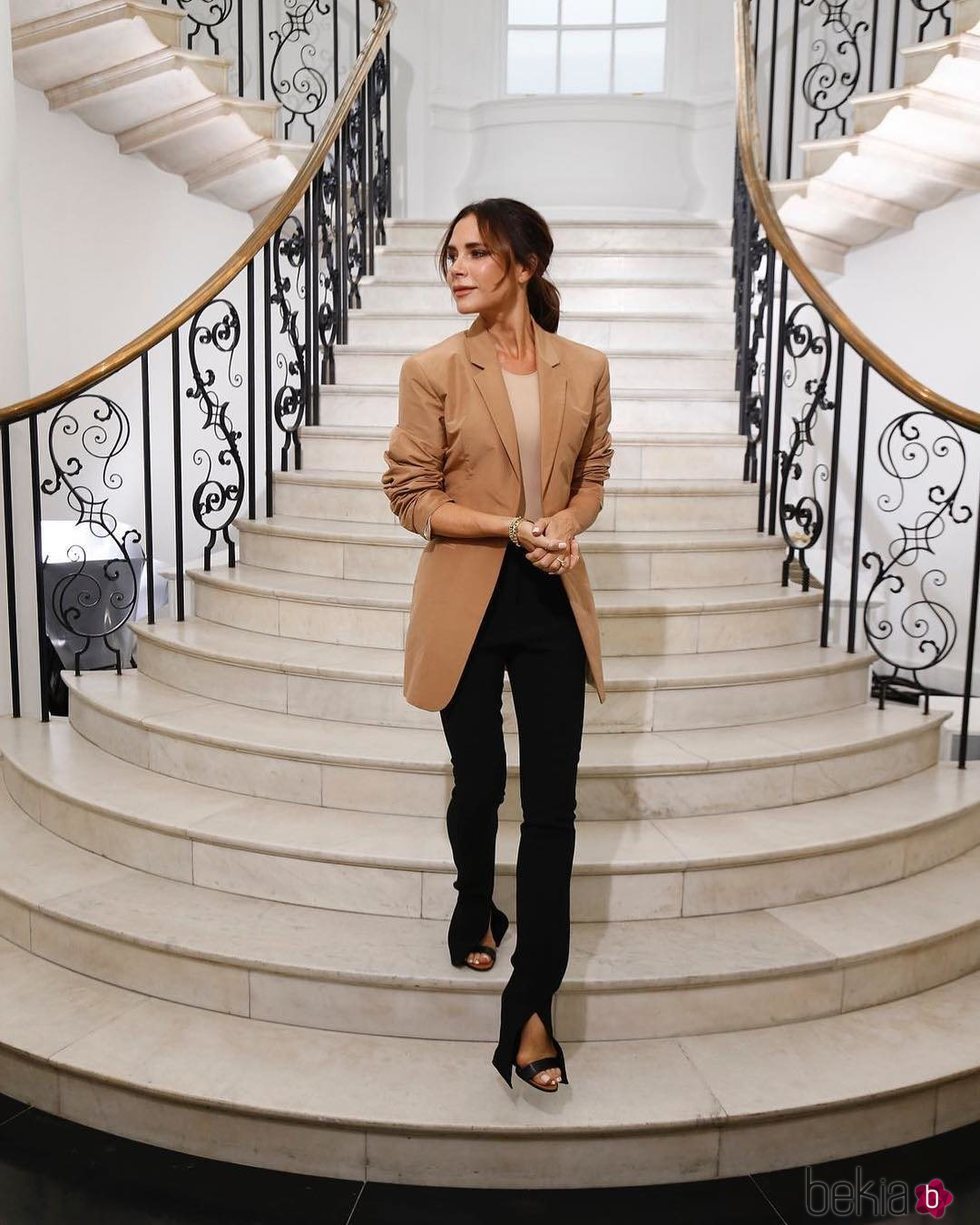 Victoria Beckham antes de presentar su colección en la London Fashion Week