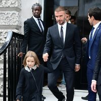 David Beckham y su hija Harper en la London Fashion Week