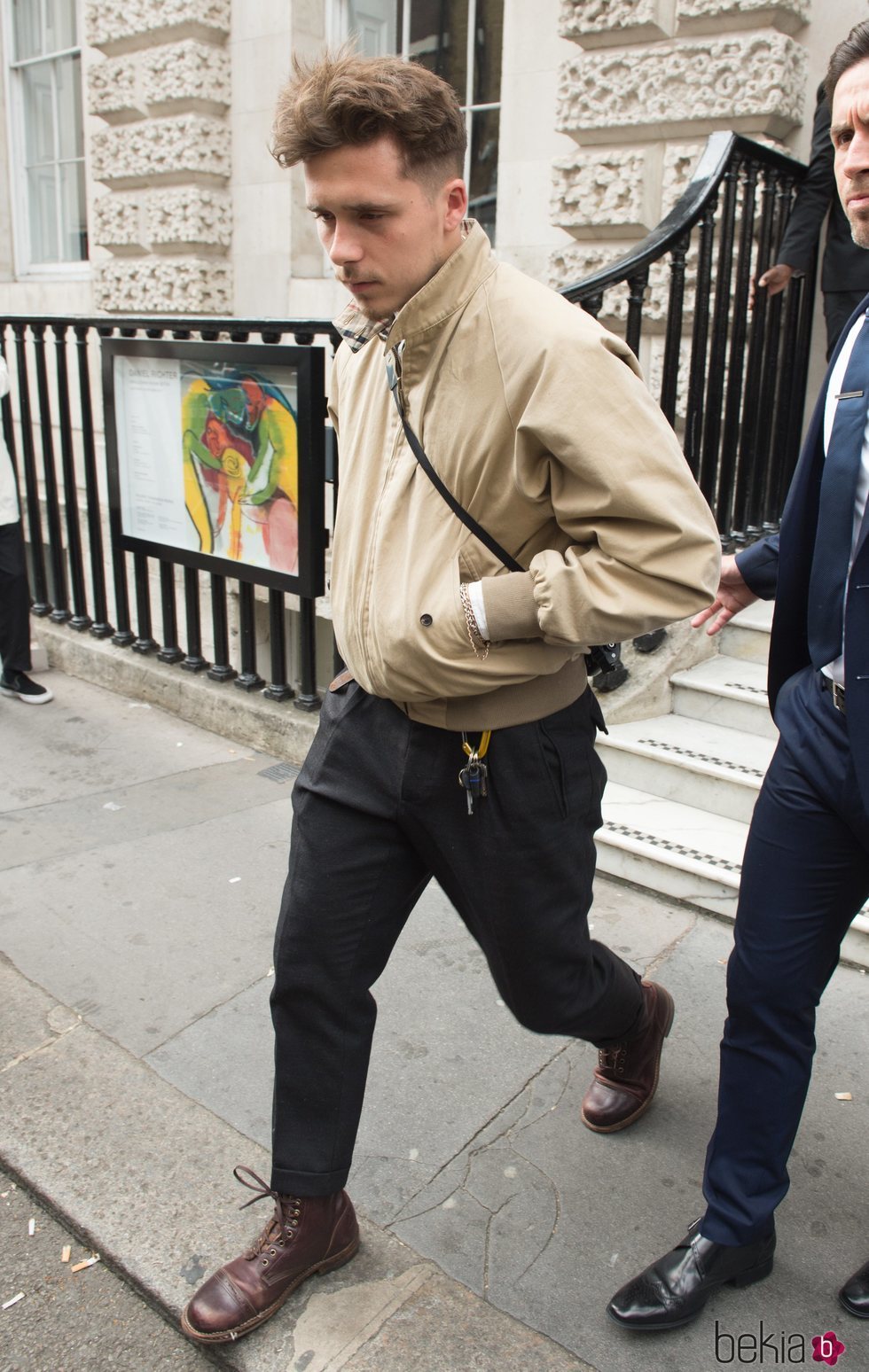 Brooklyn Beckham en el desfile de Victoria Beckham en la London Fashion Week