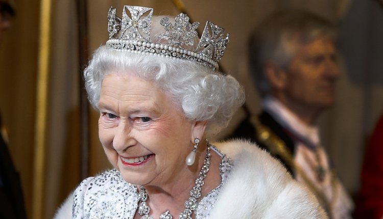 Isabel II en la apertura anual del Parlamento Británico en 2013