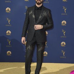 Darren Criss en la alfombra roja de los Premios Emmy 2018