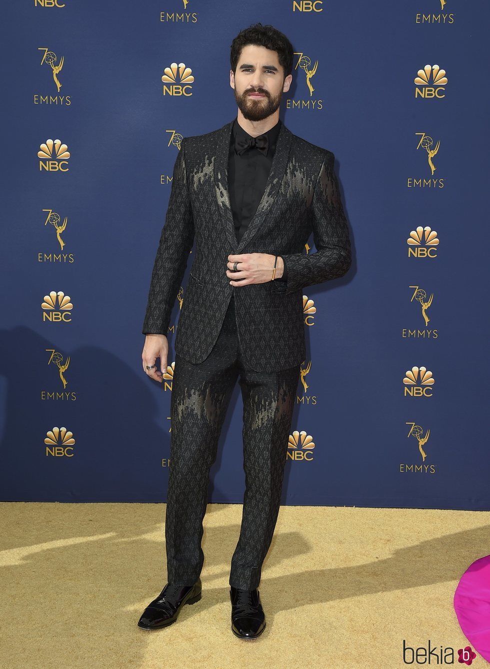 Darren Criss en la alfombra roja de los Premios Emmy 2018