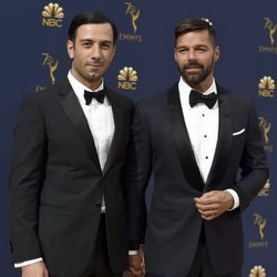 Ricky Martin y Jwan Yosef en la alfombra roja de los Premios Emmy 2018