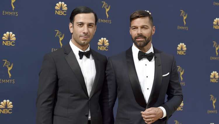 Ricky Martin y Jwan Yosef en la alfombra roja de los Premios Emmy 2018