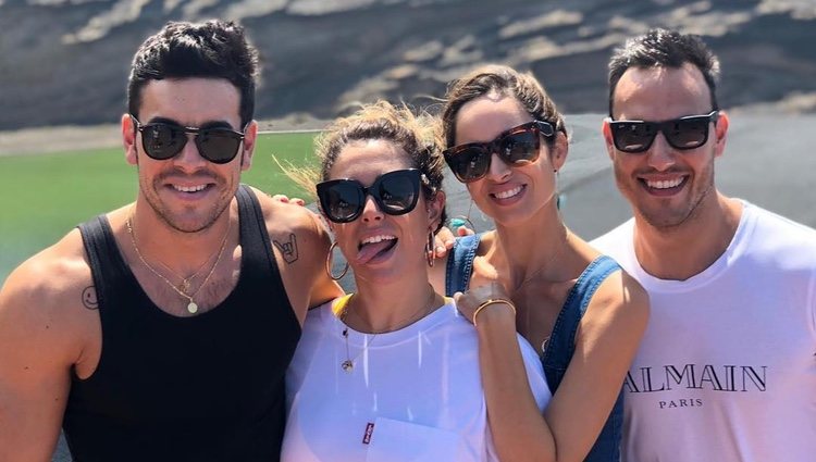 Mario Casas y Blanca Suárez de vacaciones con unos amigos en Tenerife