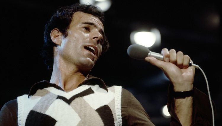 Julio Iglesias en sus primeros años como cantante