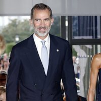 Los Reyes Felipe y Letizia entrando al Teatro Real para inaugurar la temporada 2018