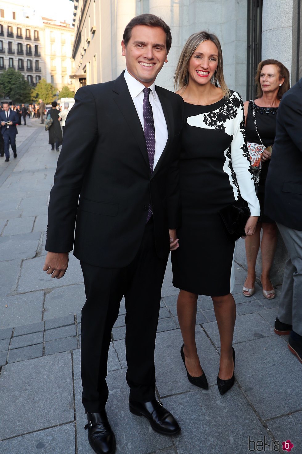 Albert Rivera y Beatriz Tajuelo a su llegada al Teatro Real para la inauguración de la temporada 2018