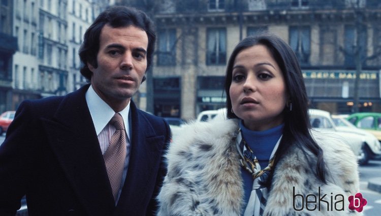 Julio Iglesias junto a Isabel Preysler