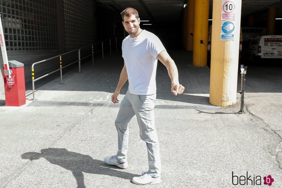 Julián Contreras Jr en las calles de Madrid tras hablar sobre su desahucio