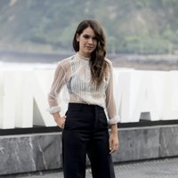 Claudia Traisac en el photocall de 'Vivir sin permiso'