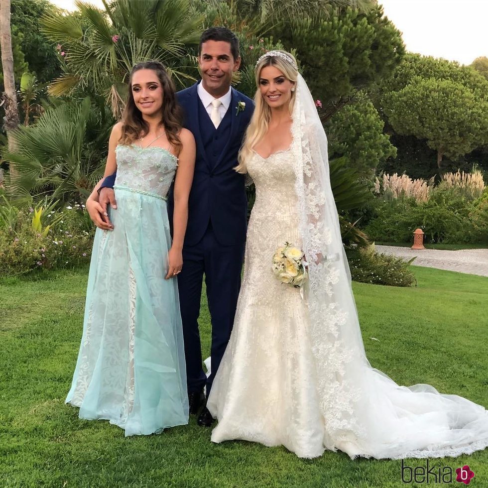 Doda Miranda junto a su mujer y su hija el día de su boda