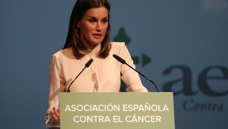 La Reina Letizia en la entrega de Ayudas a la Investigación en Cáncer 2018