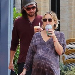 Kate Hudson y Danny Fujikawa pasean por Los Ángeles