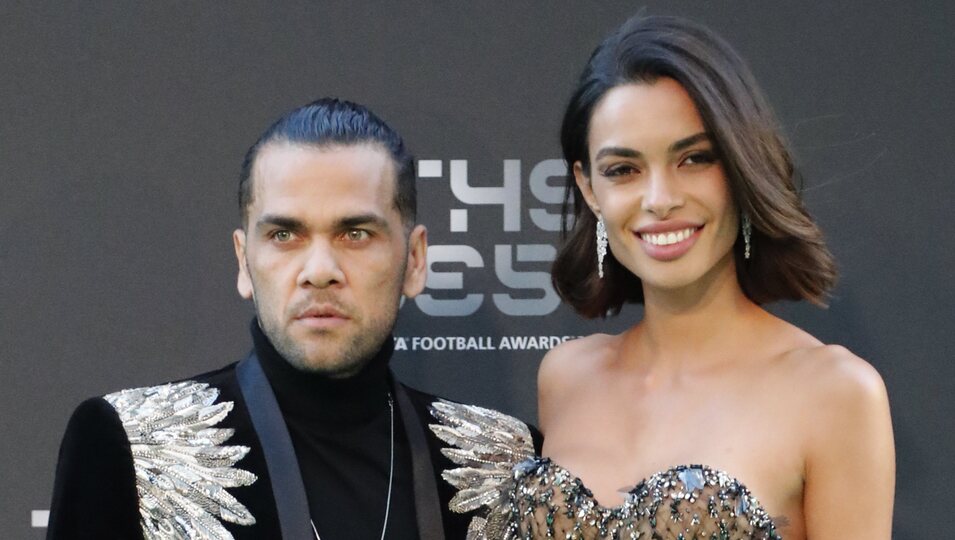 Dani Alves y Joana Sanz en la gala de los premios The Best FIFA 2018