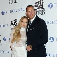 Jennifer Lopez y Alex Rodriguez en la cena Great Sports Legends de 2018