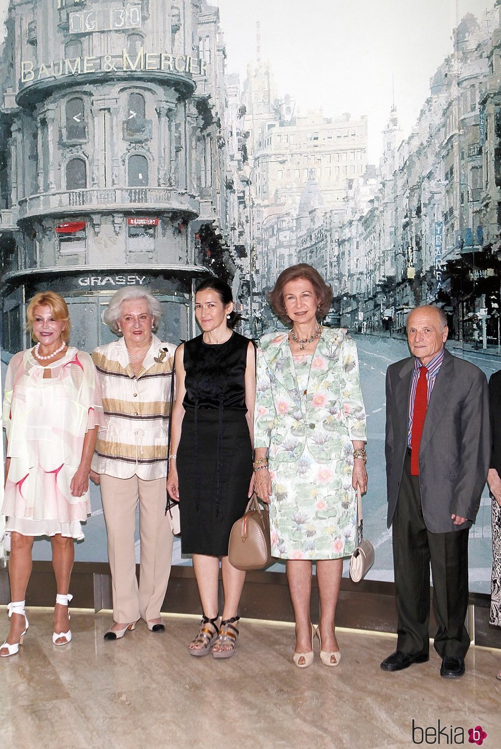 Tita Cervera, la Infanta Pilar, Ángeles González-Sinde, la Reina Sofía y Antonio López en la inauguración de una exposición