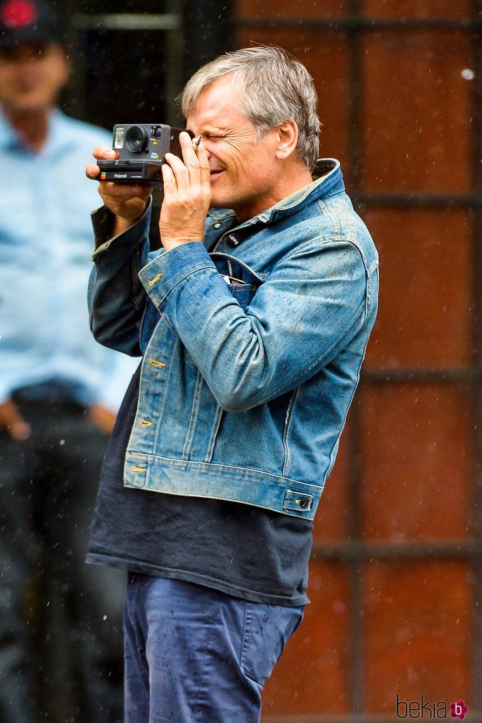 Viggo Mortensen sacando una foto en Nueva York 2018